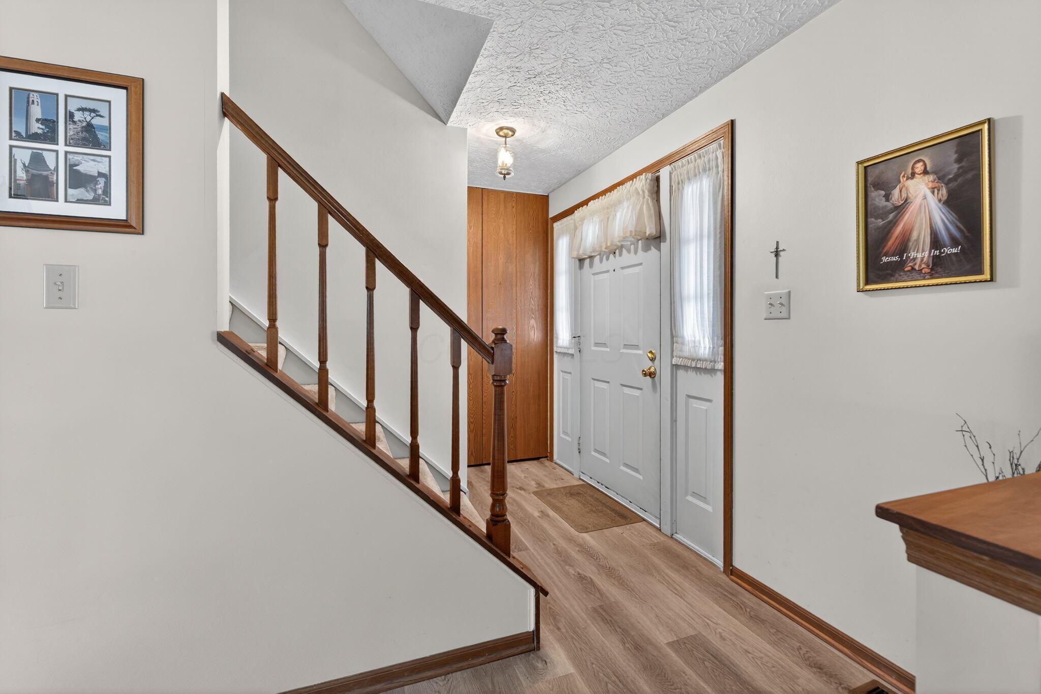 8433 Bridletree Way