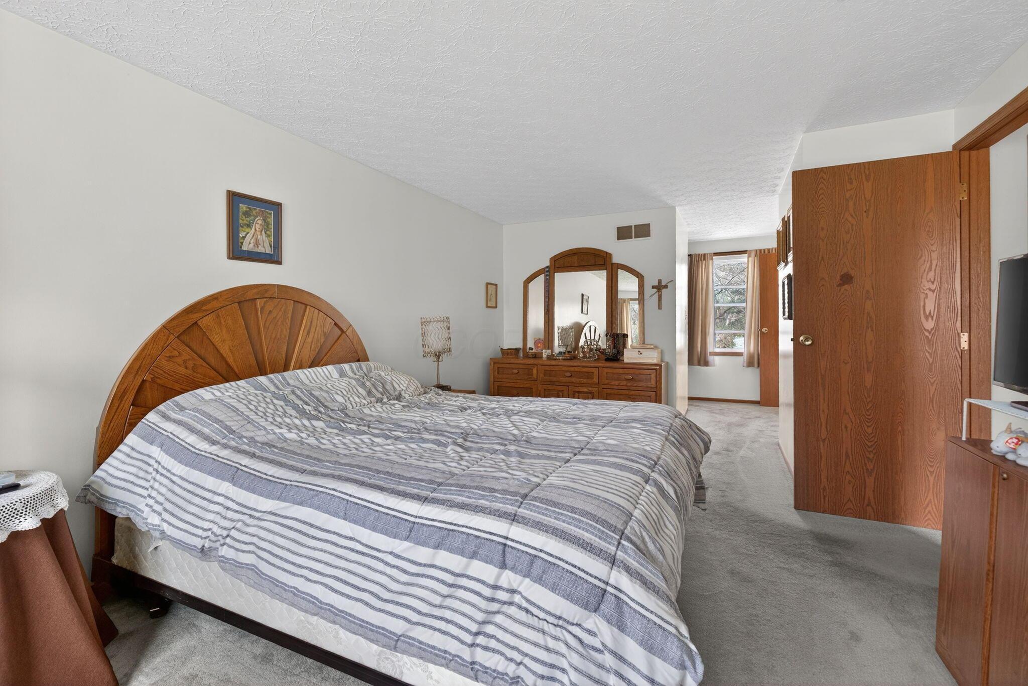 8433 Bridletree Way