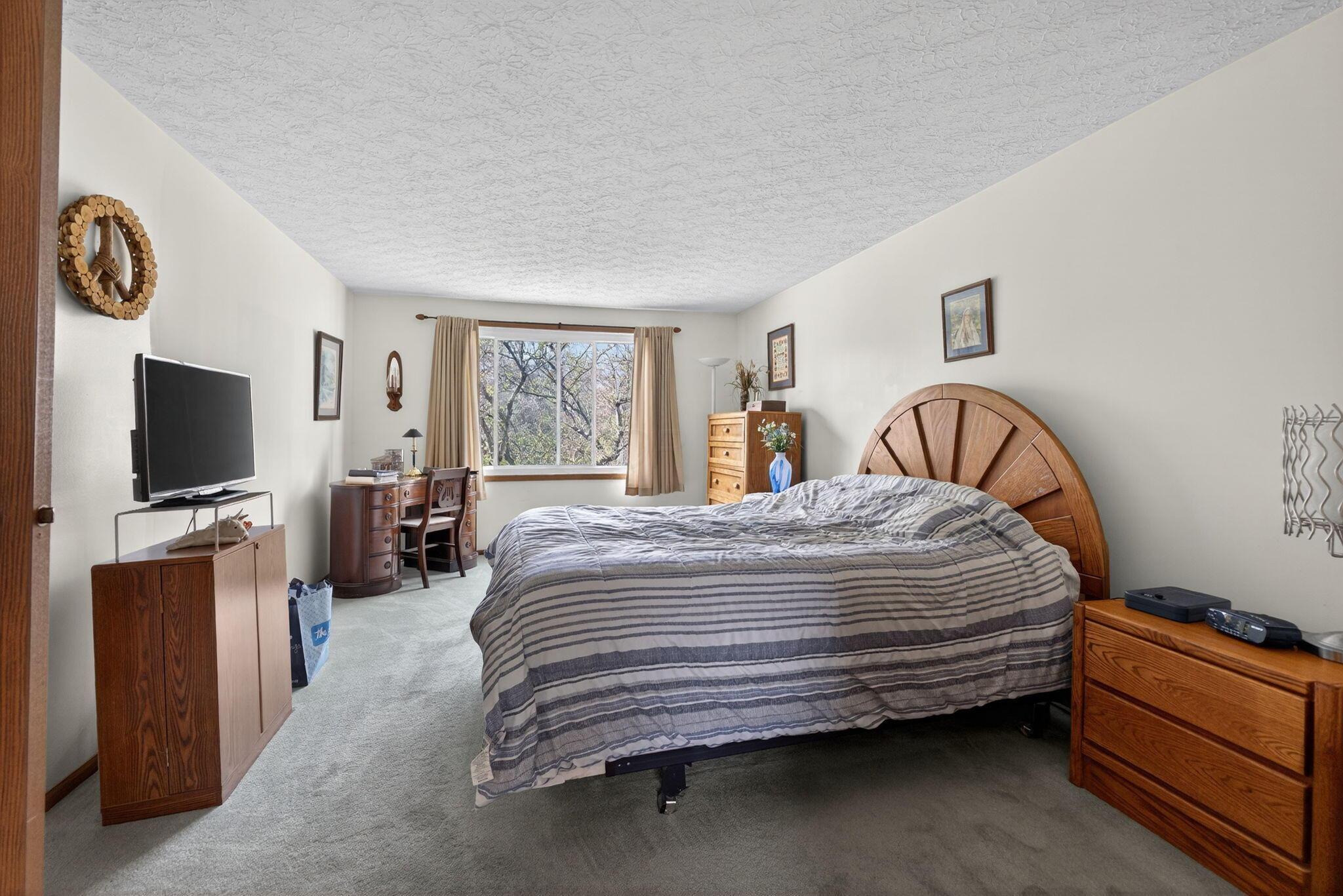 8433 Bridletree Way