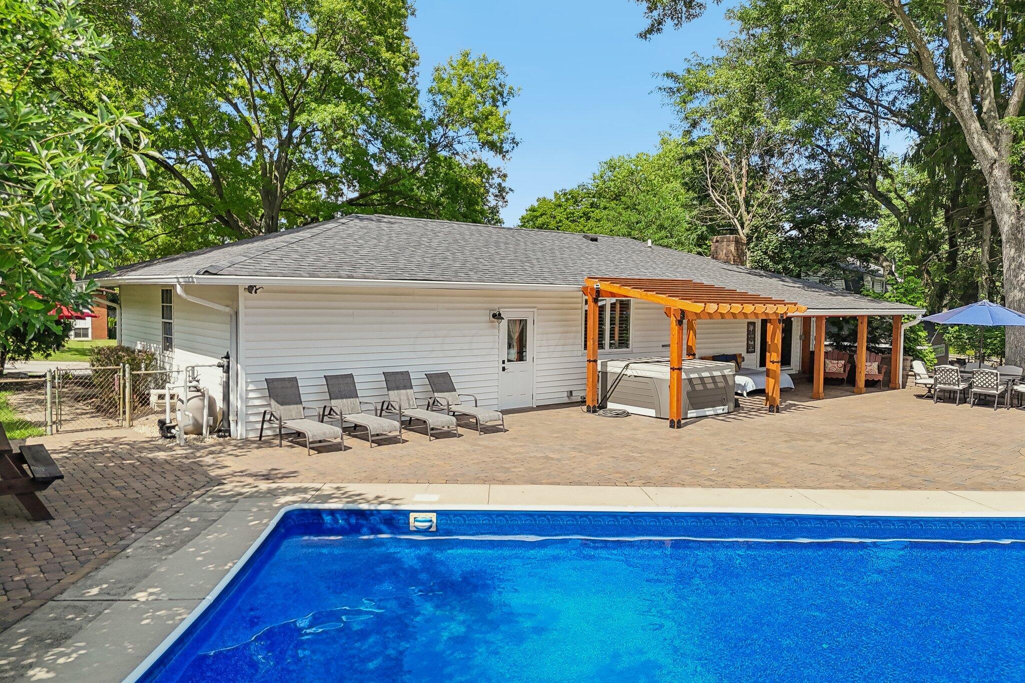 857 Lookout Point Drive