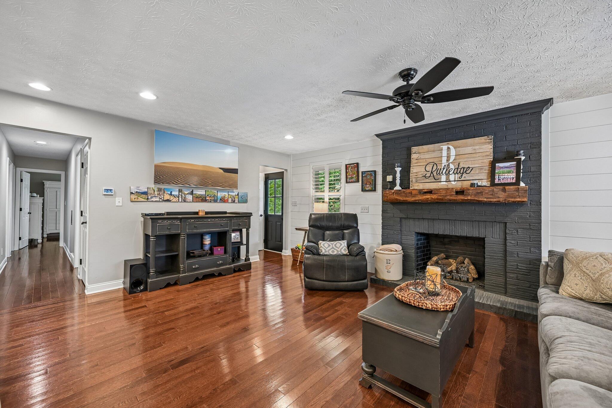857 Lookout Point Drive