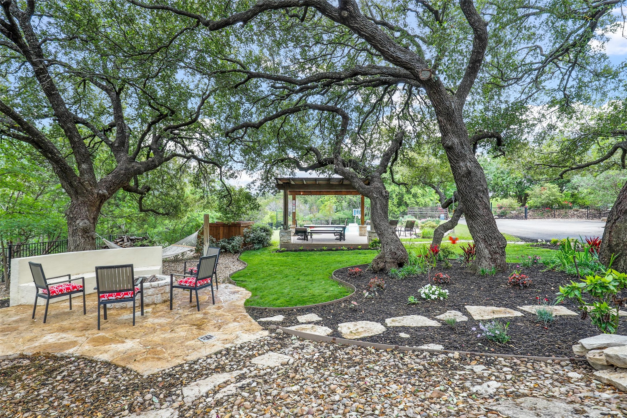 1634 Rockview Drive