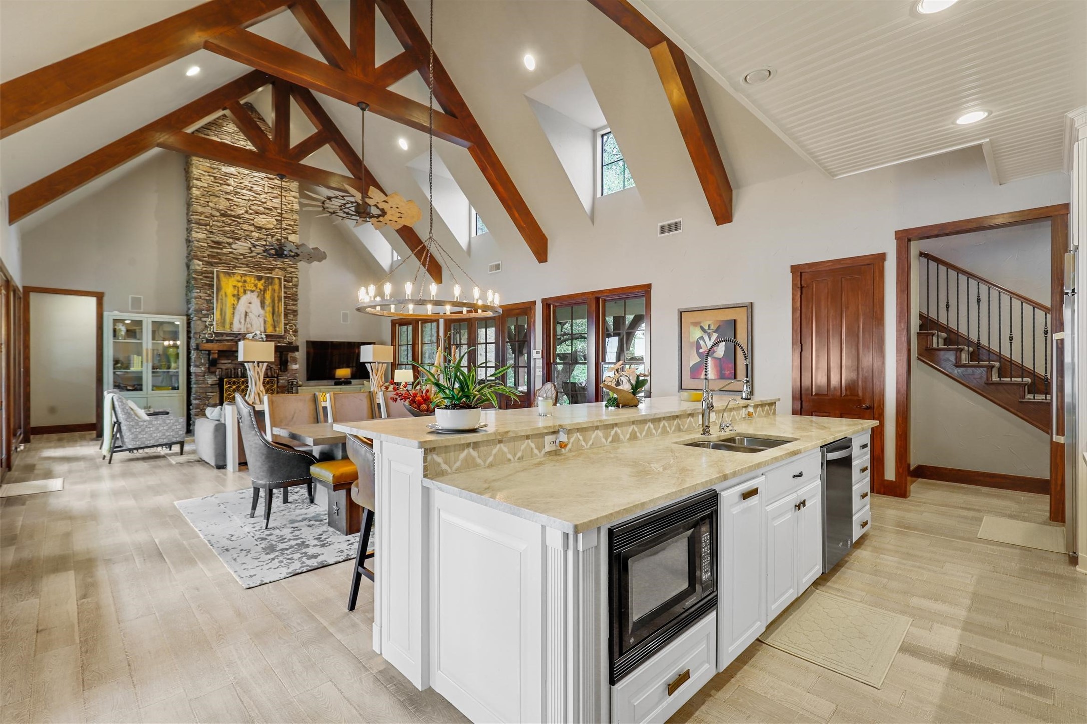 1634 Rockview Drive