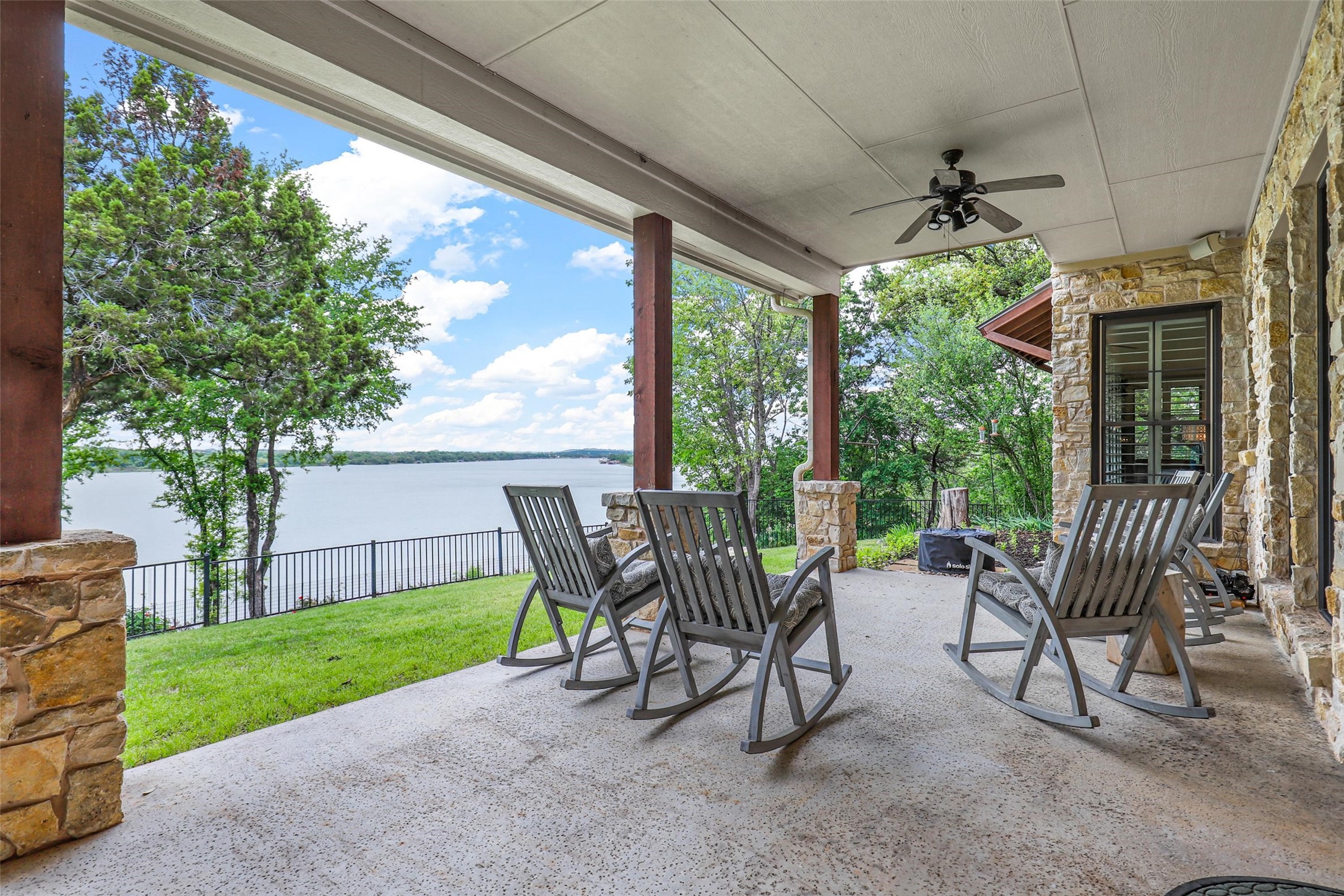 1634 Rockview Drive