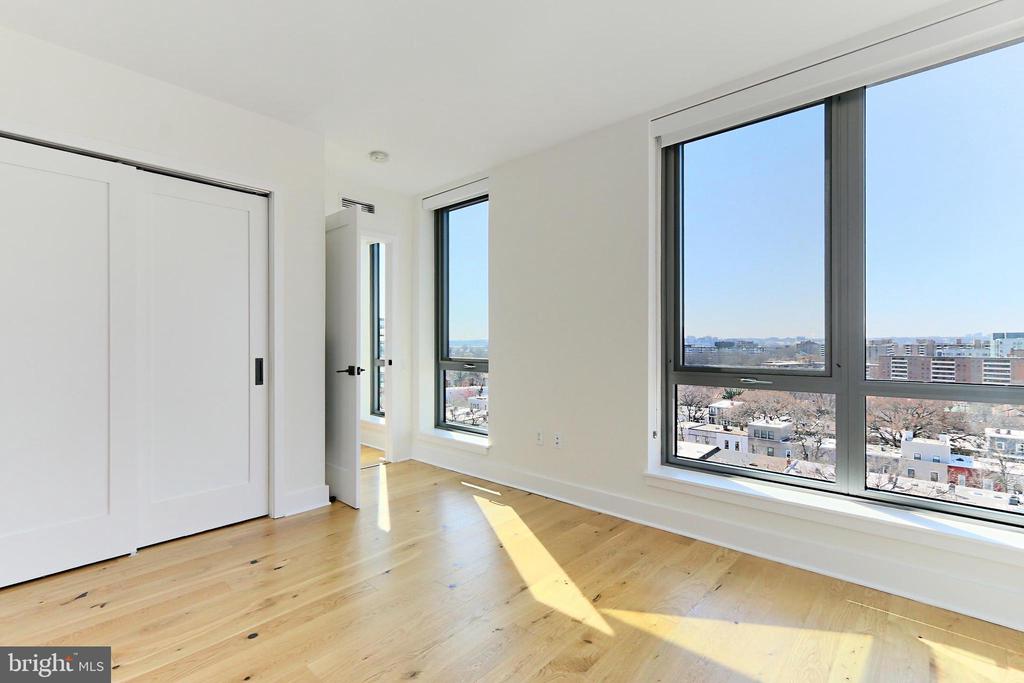 1211 VAN ST SE #918