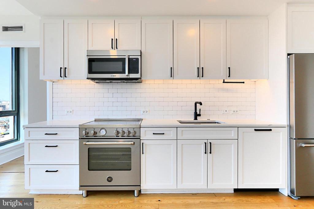 1211 VAN ST SE #918