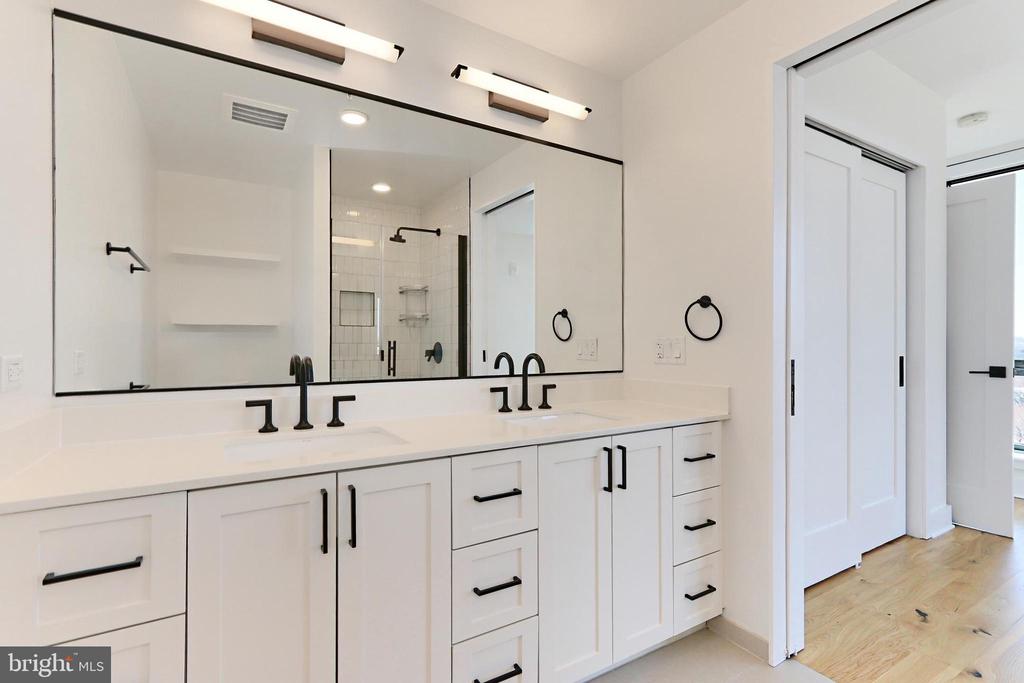 1211 VAN ST SE #918
