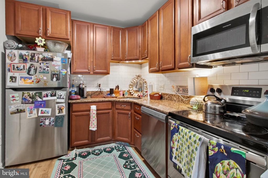 738 11TH STREET NE Unit: 1