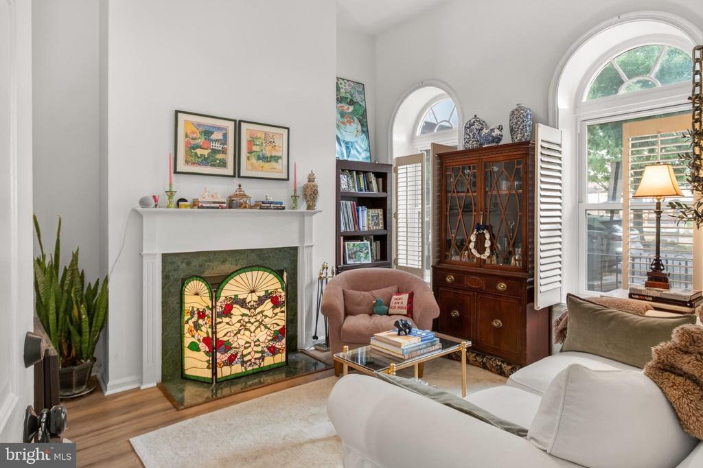 738 11TH STREET NE Unit: 1