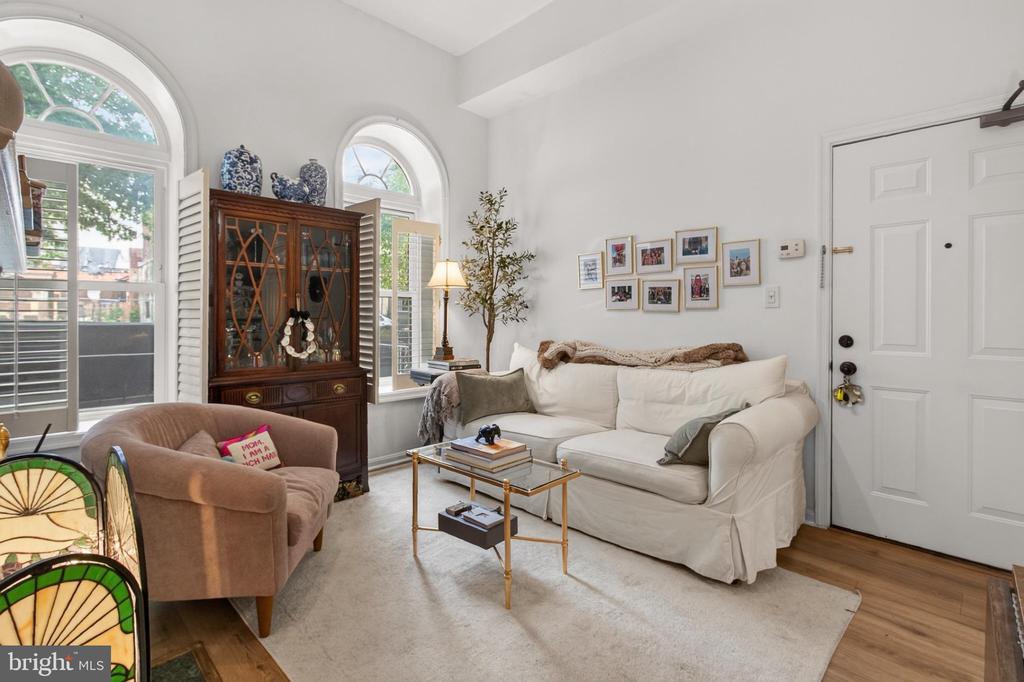 738 11TH STREET NE Unit: 1