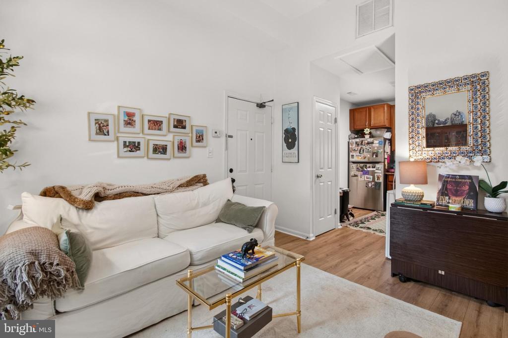 738 11TH STREET NE Unit: 1