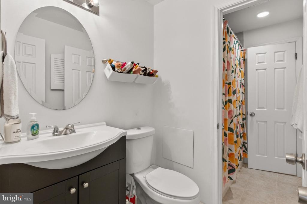 738 11TH STREET NE Unit: 1