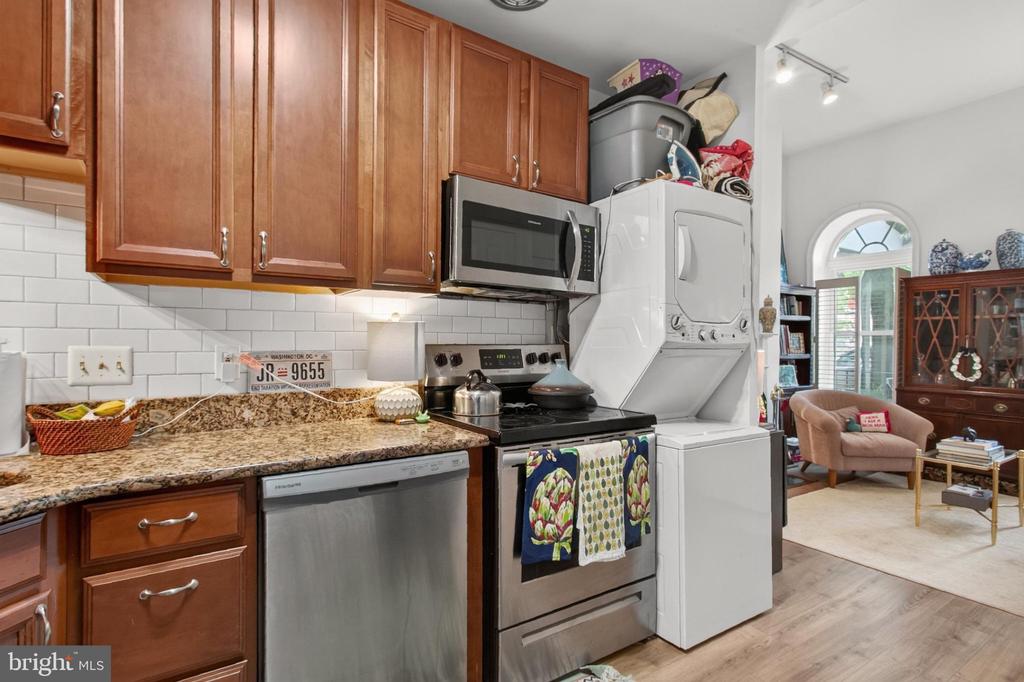 738 11TH STREET NE Unit: 1