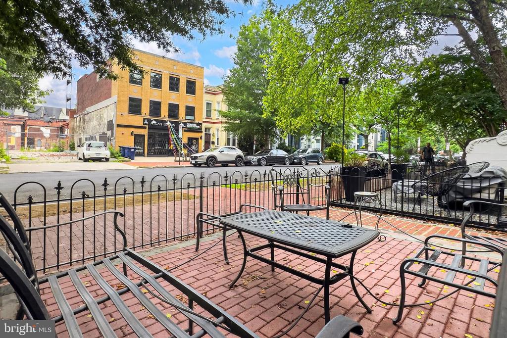 738 11TH STREET NE Unit: 1