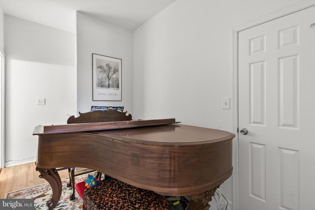738 11TH STREET NE Unit: 1