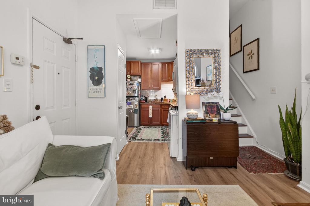 738 11TH STREET NE Unit: 1