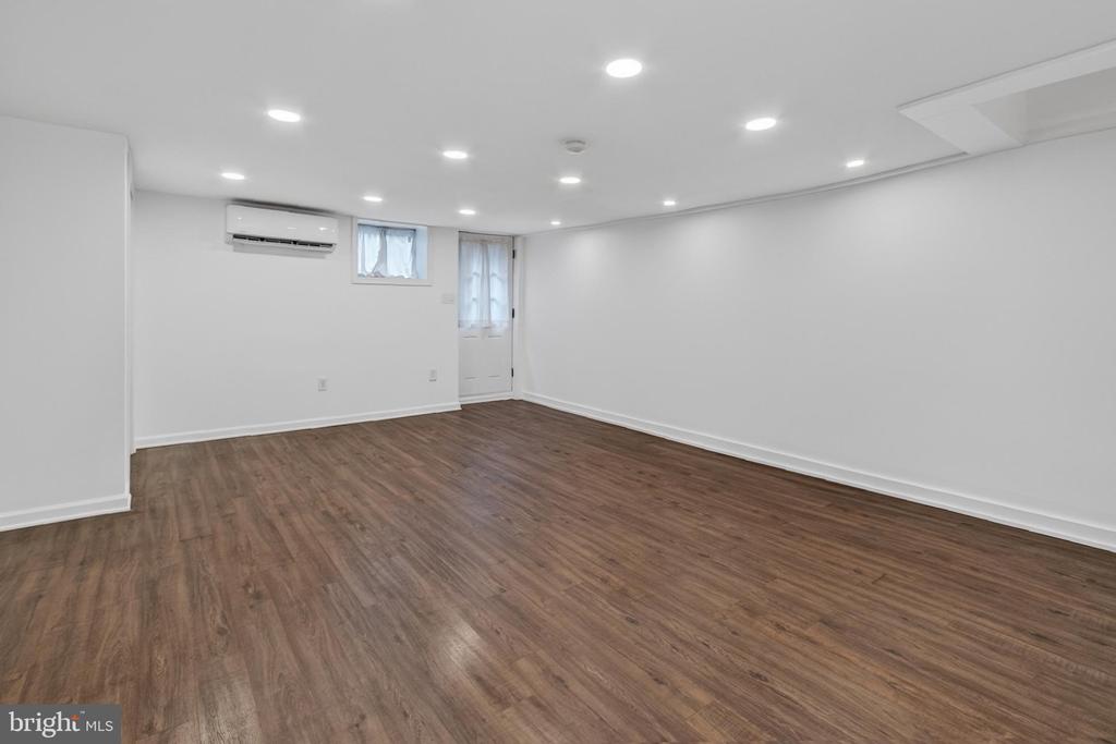 738 11TH STREET NE Unit: 3
