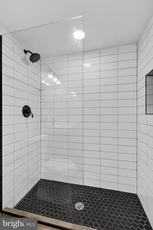 738 11TH STREET NE Unit: 3