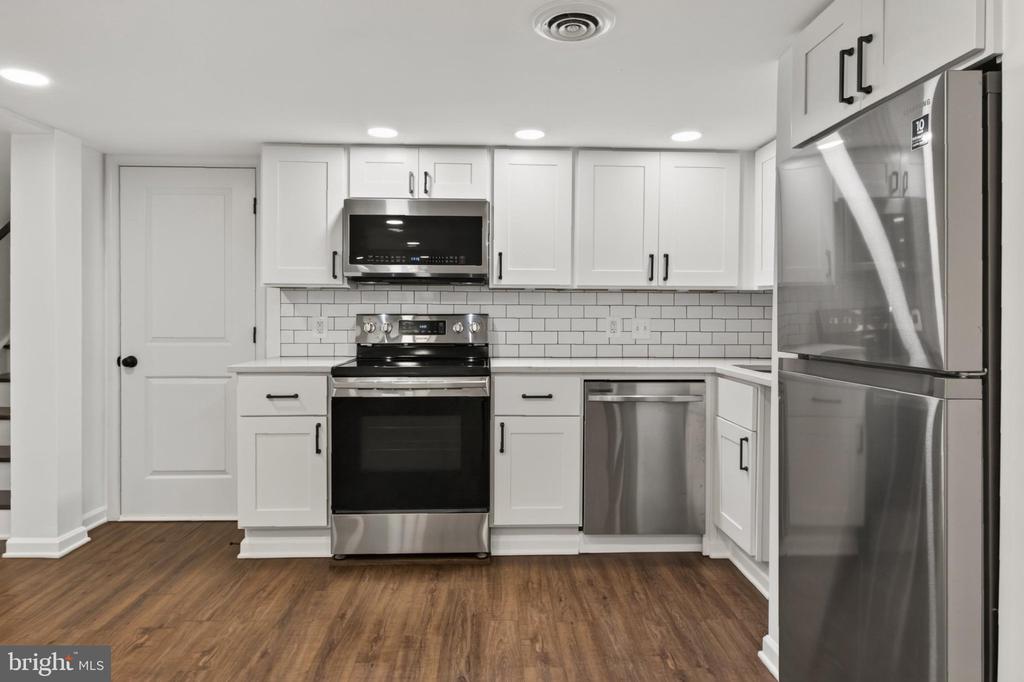738 11TH STREET NE Unit: 3