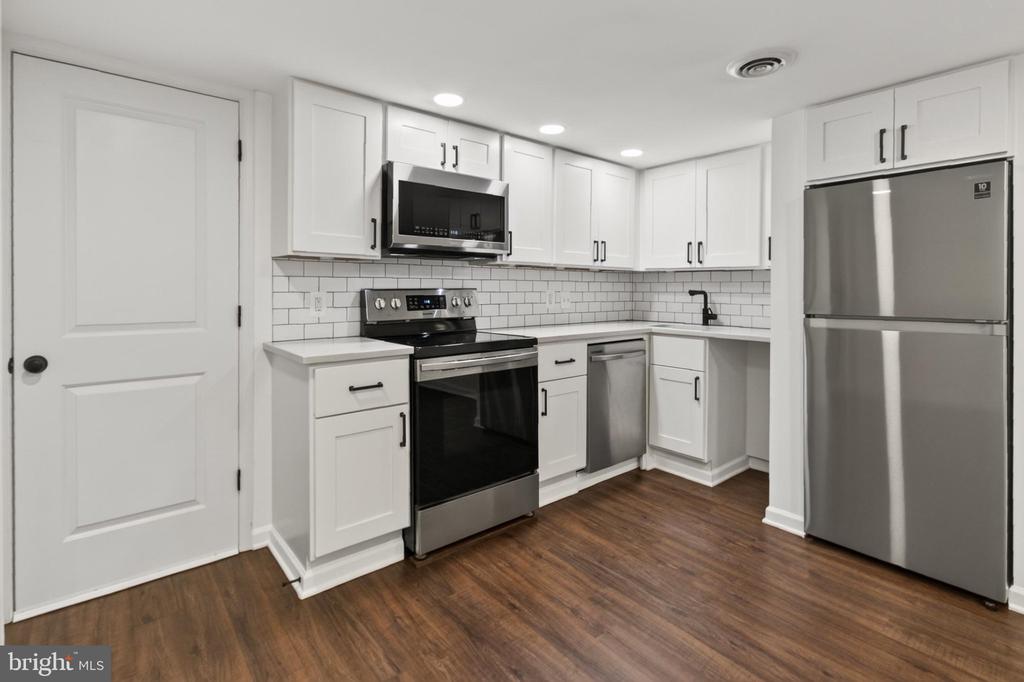 738 11TH STREET NE Unit: 3
