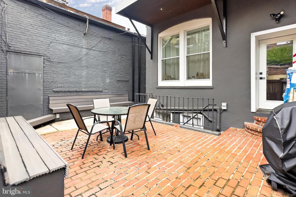 738 11TH STREET NE Unit: 3