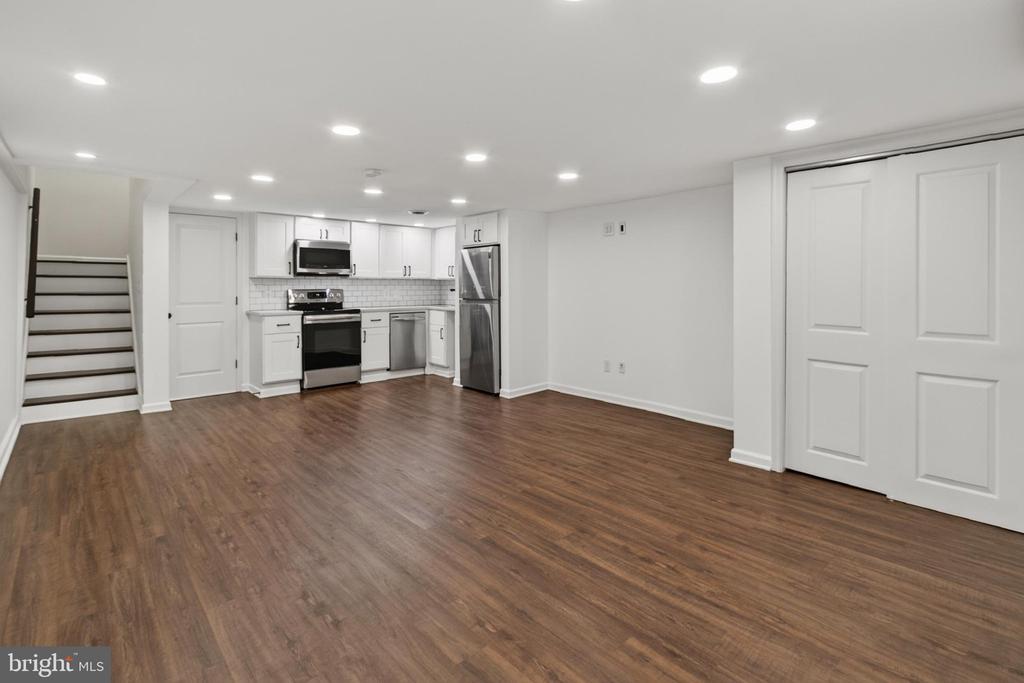 738 11TH STREET NE Unit: 3