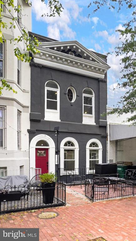 738 11TH STREET NE Unit: 3