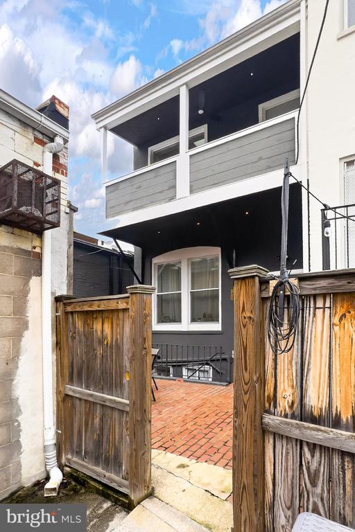 738 11TH STREET NE Unit: 3