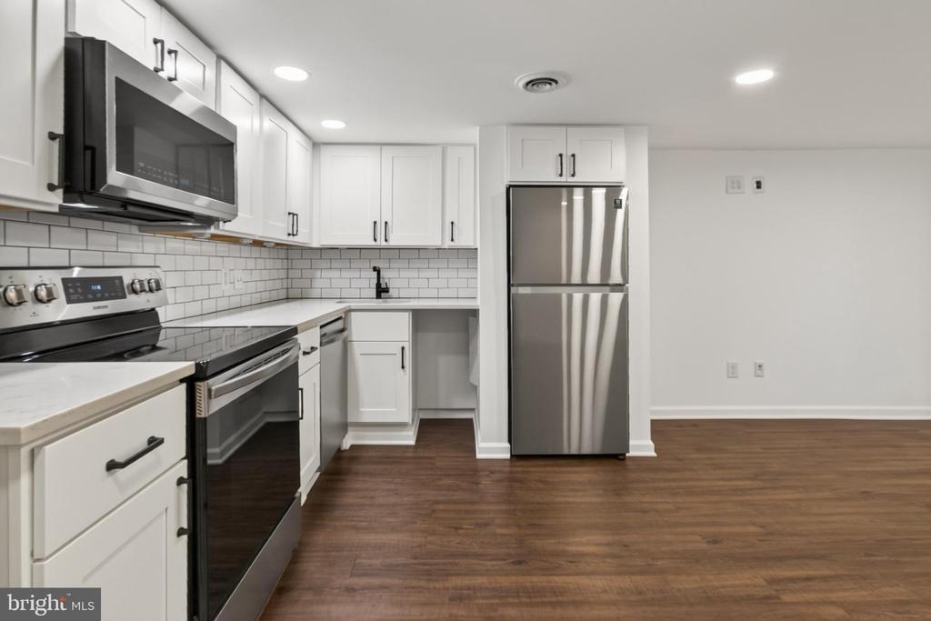 738 11TH STREET NE Unit: 3