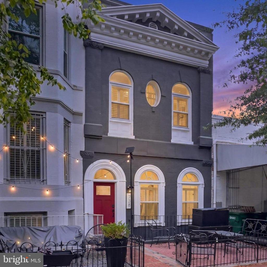 738 11TH STREET NE Unit: 3