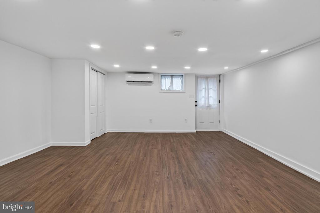 738 11TH STREET NE Unit: 3