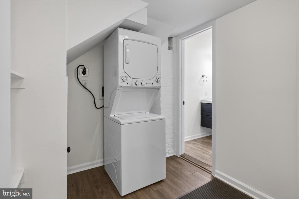 738 11TH STREET NE Unit: 3