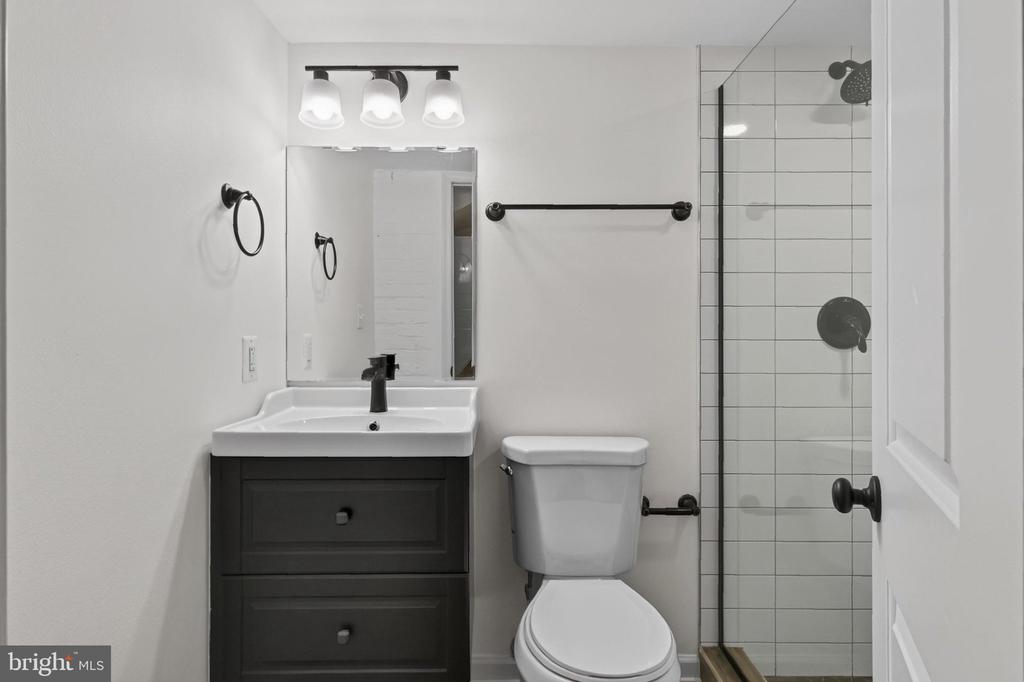 738 11TH STREET NE Unit: 3