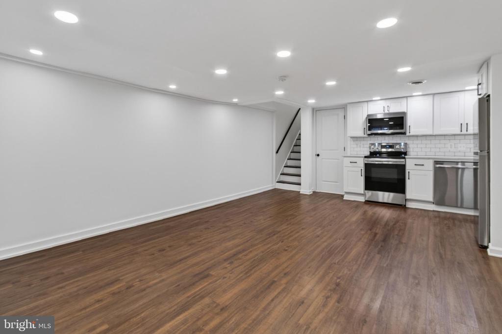 738 11TH STREET NE Unit: 3