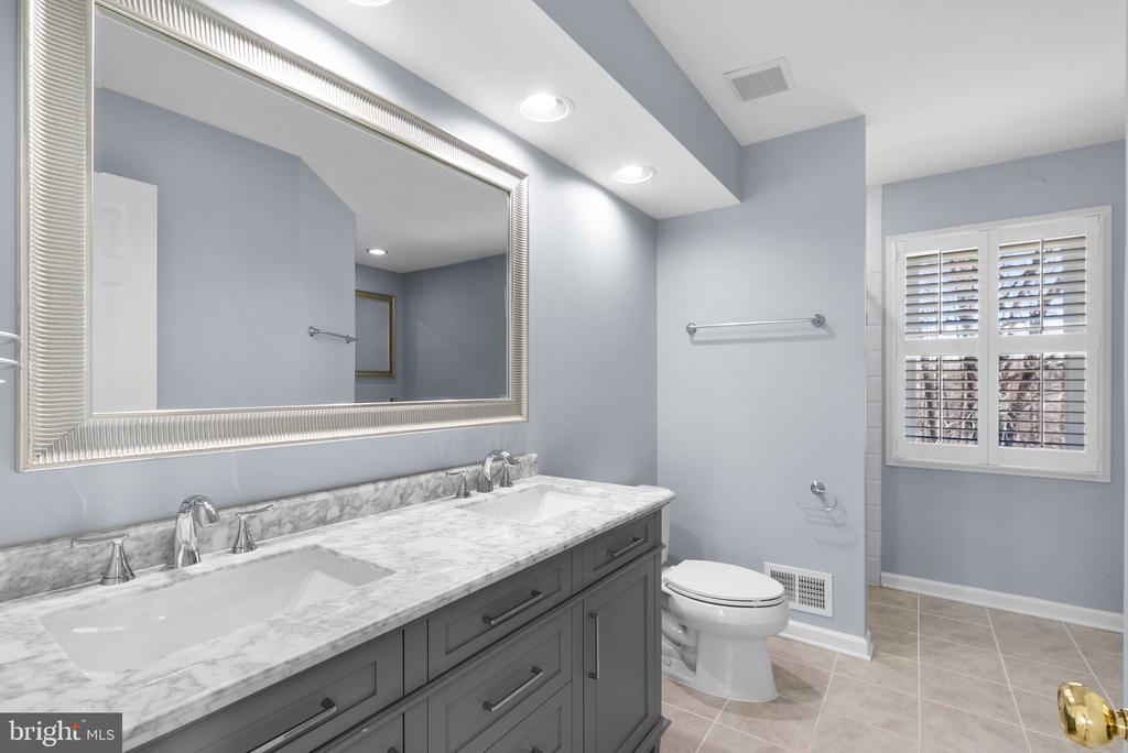 11006 Cross Laurel Dr