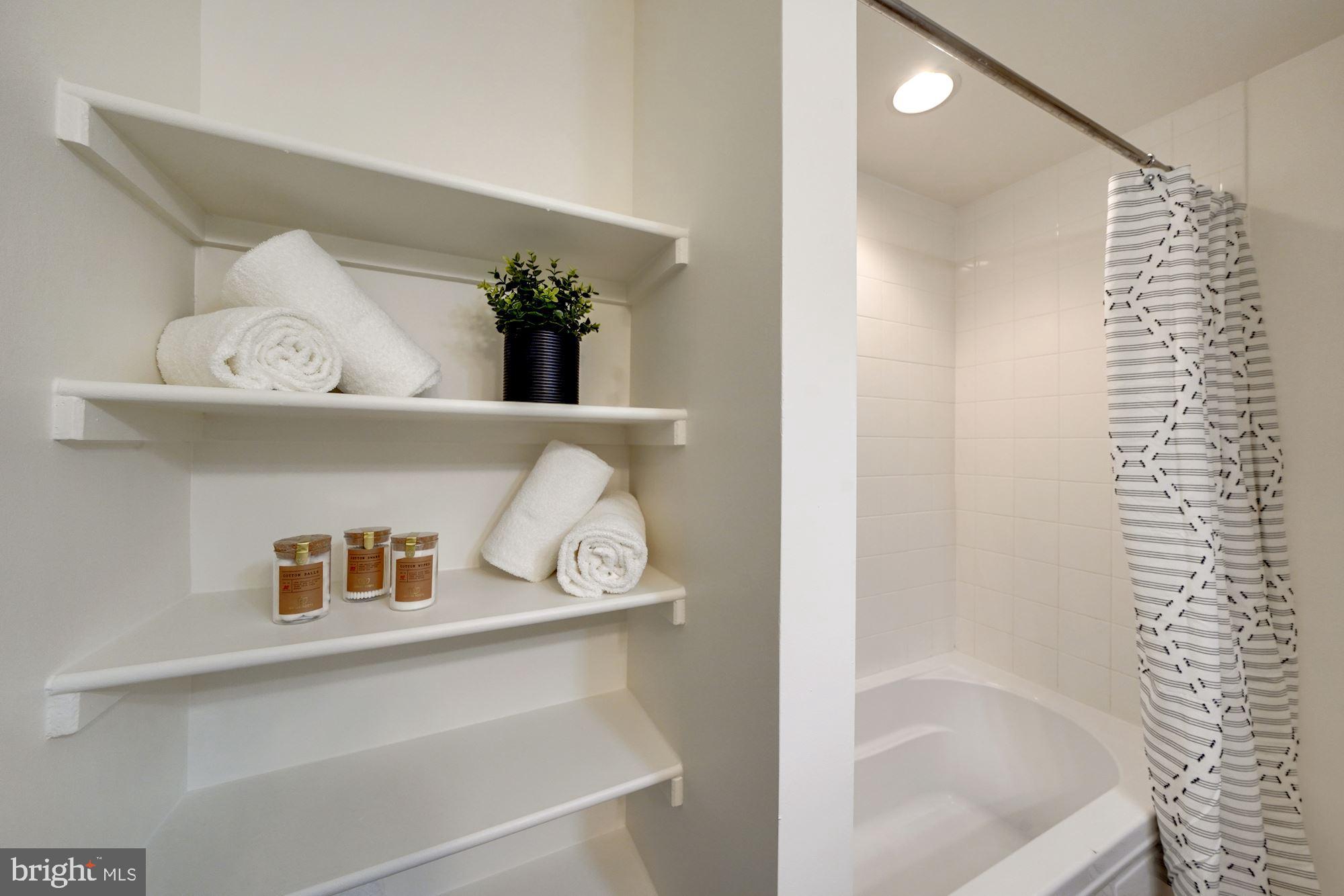 4149 S Four Mile Run Dr #403