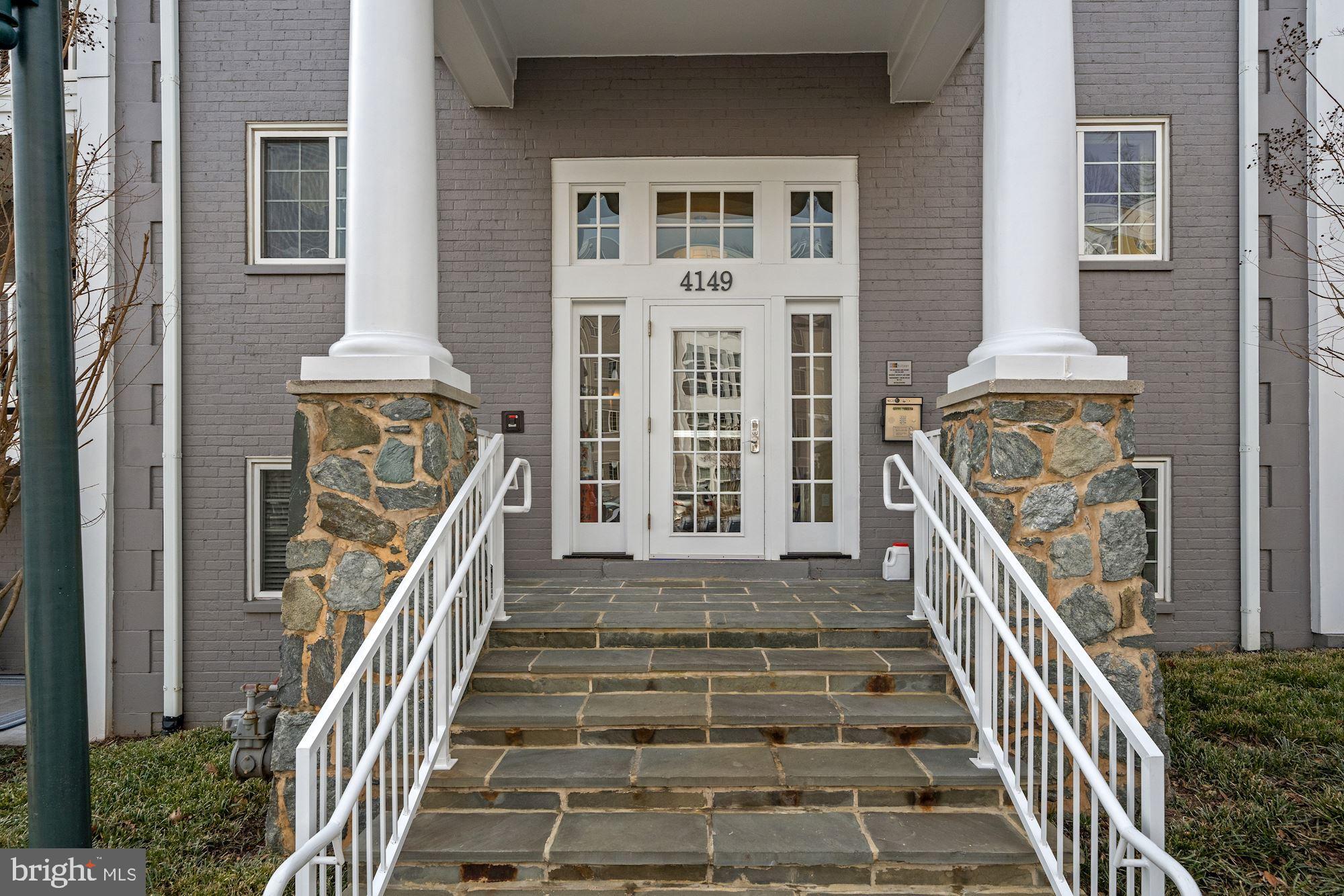 4149 S Four Mile Run Dr #403