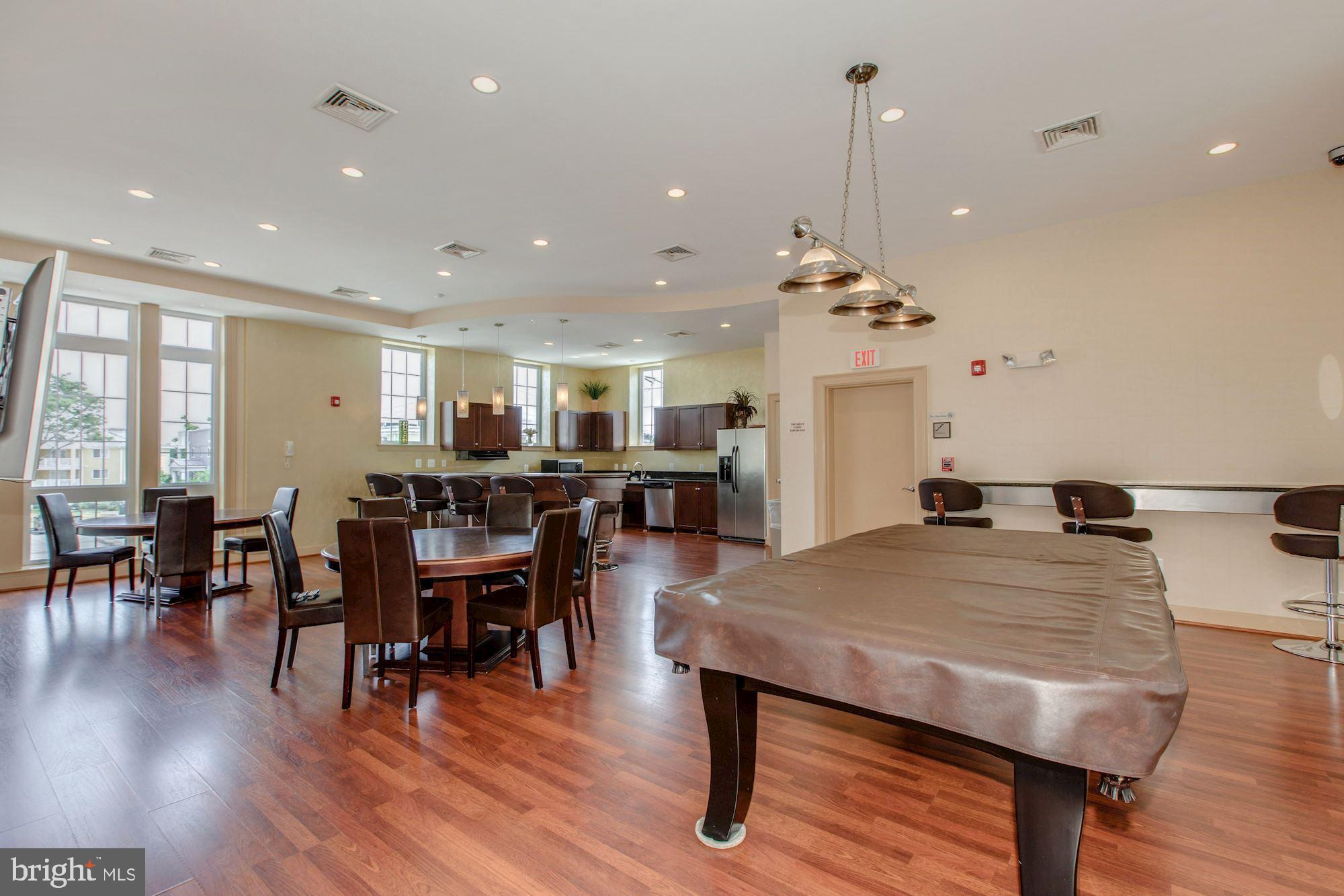 4149 S Four Mile Run Dr #403