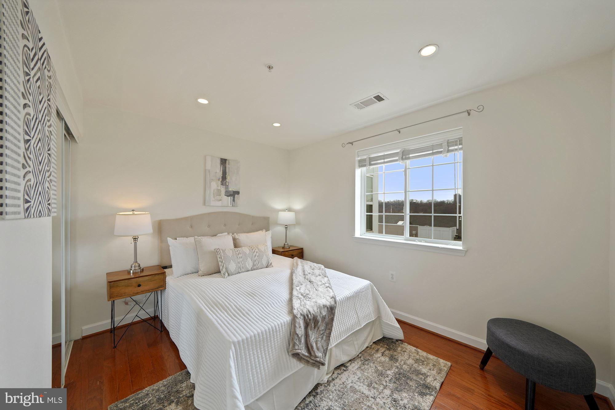 4149 S Four Mile Run Dr #403