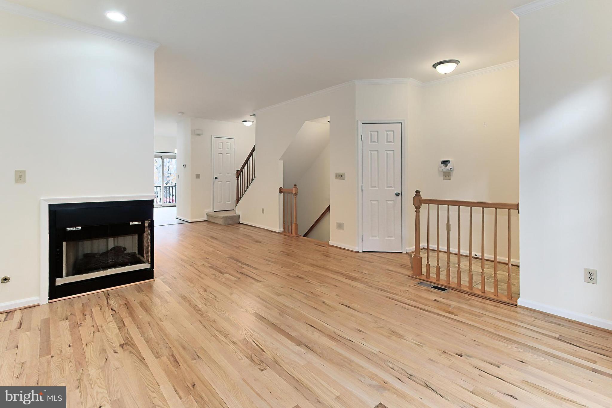 1501-D N Colonial Ter