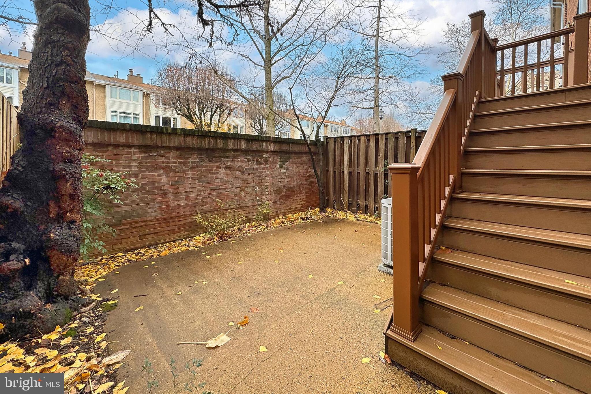 1501-D N Colonial Ter