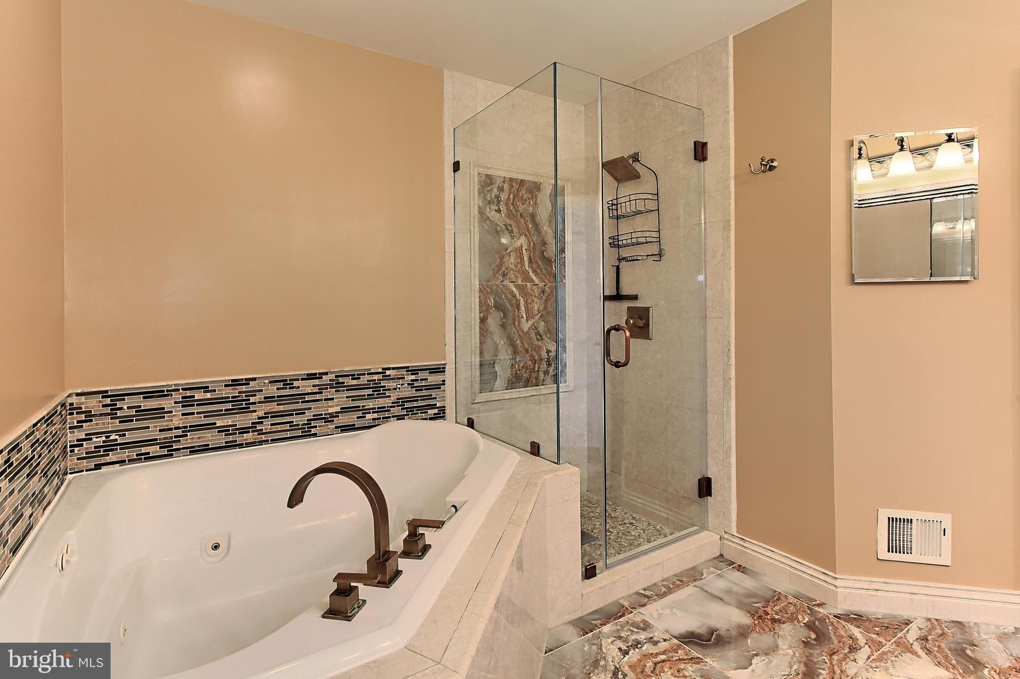 1501-D N Colonial Ter