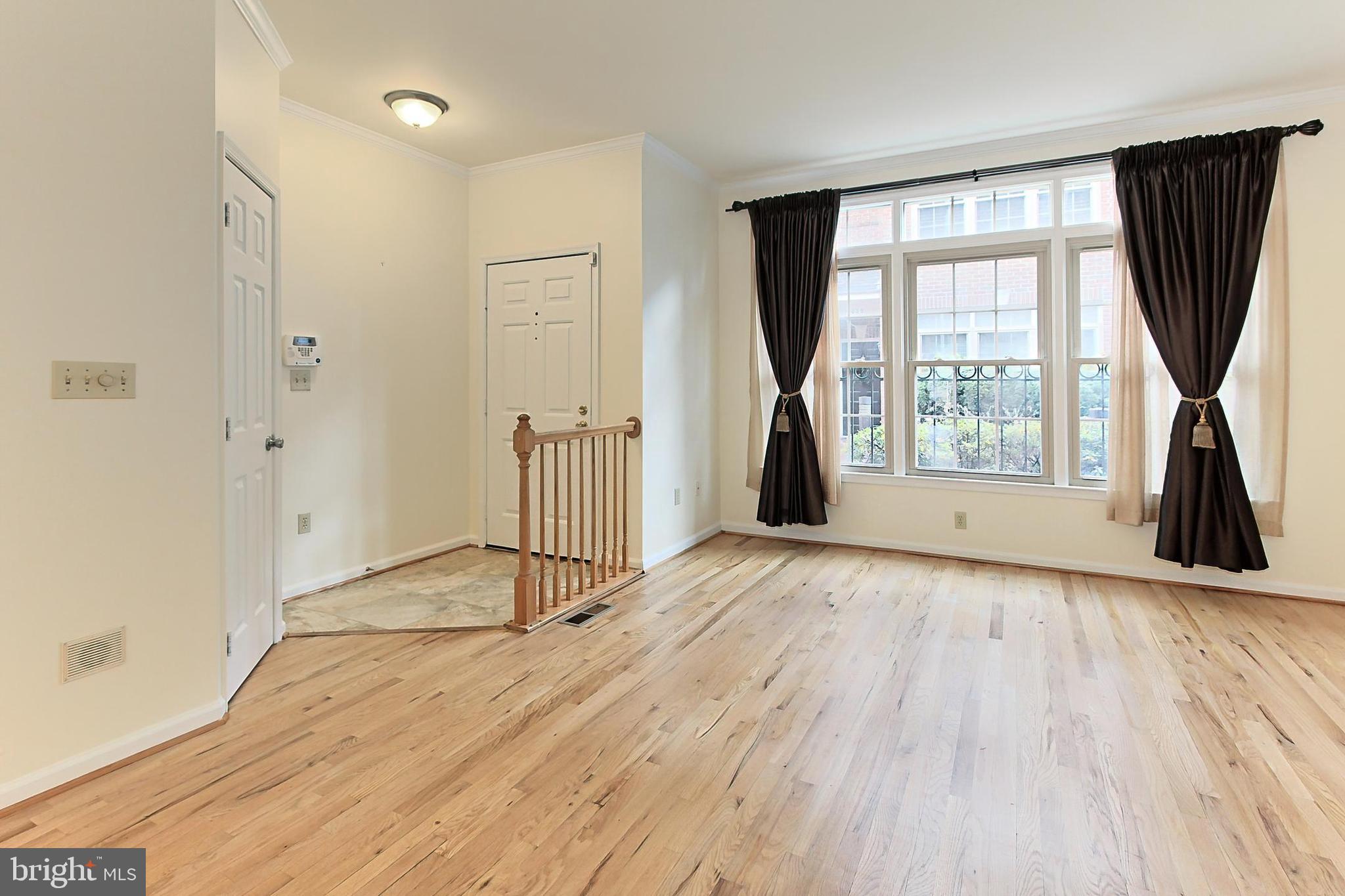 1501-D N Colonial Ter