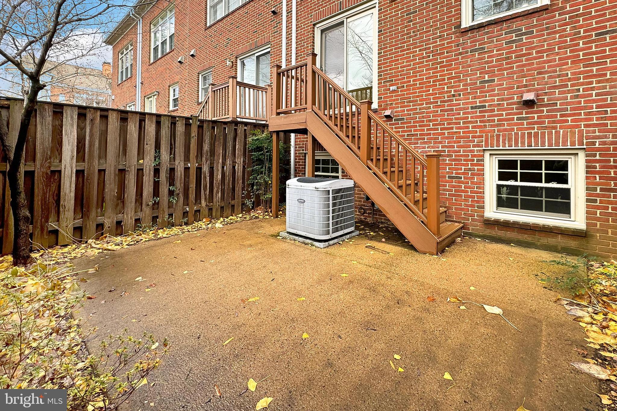 1501-D N Colonial Ter