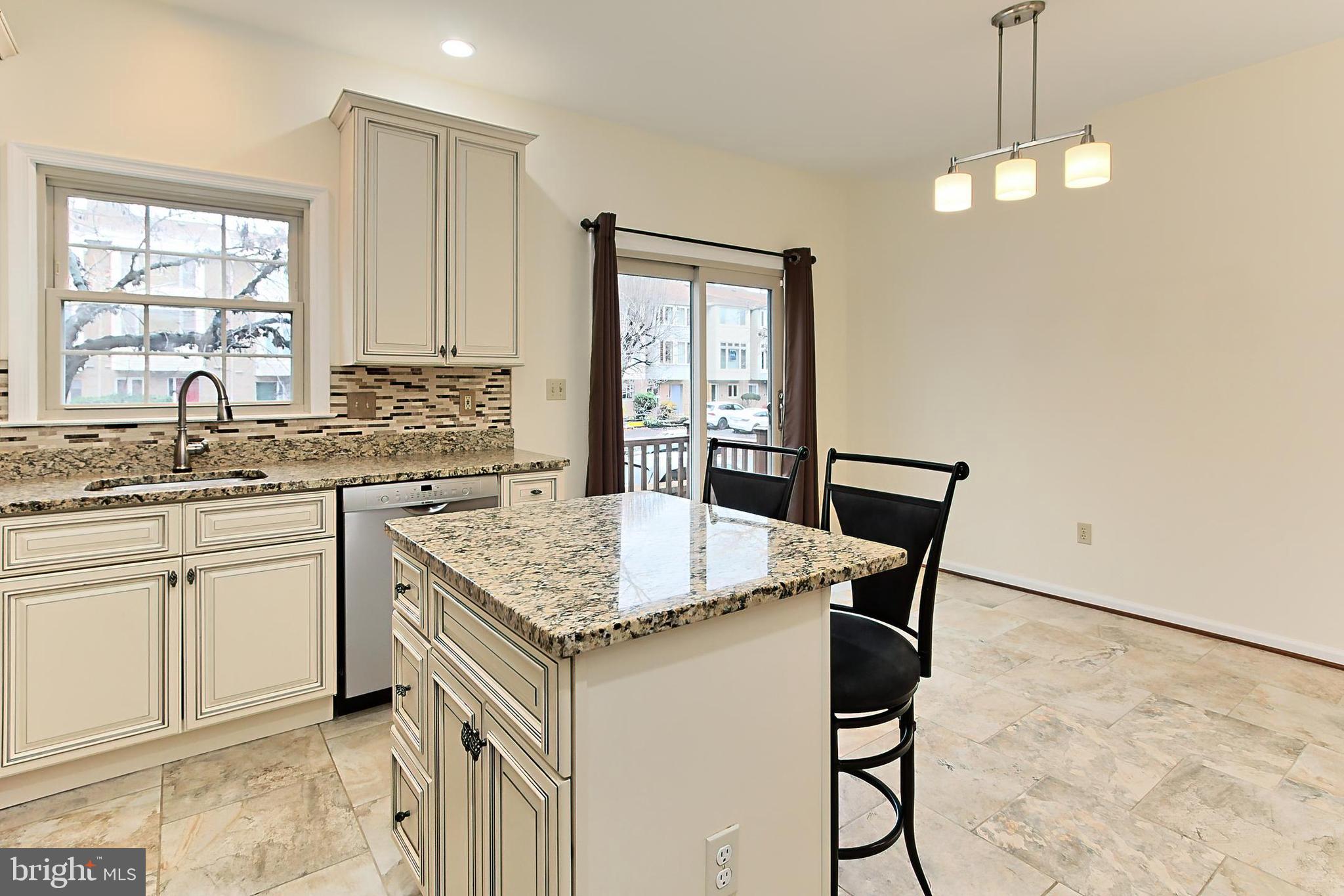 1501-D N Colonial Ter