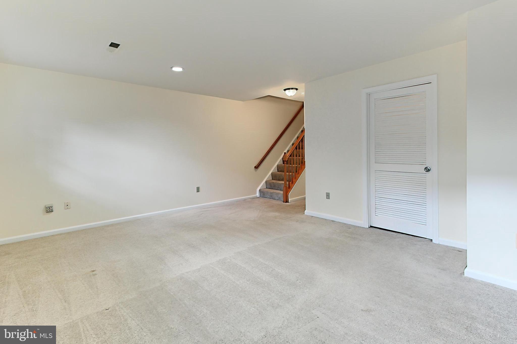 1501-D N Colonial Ter