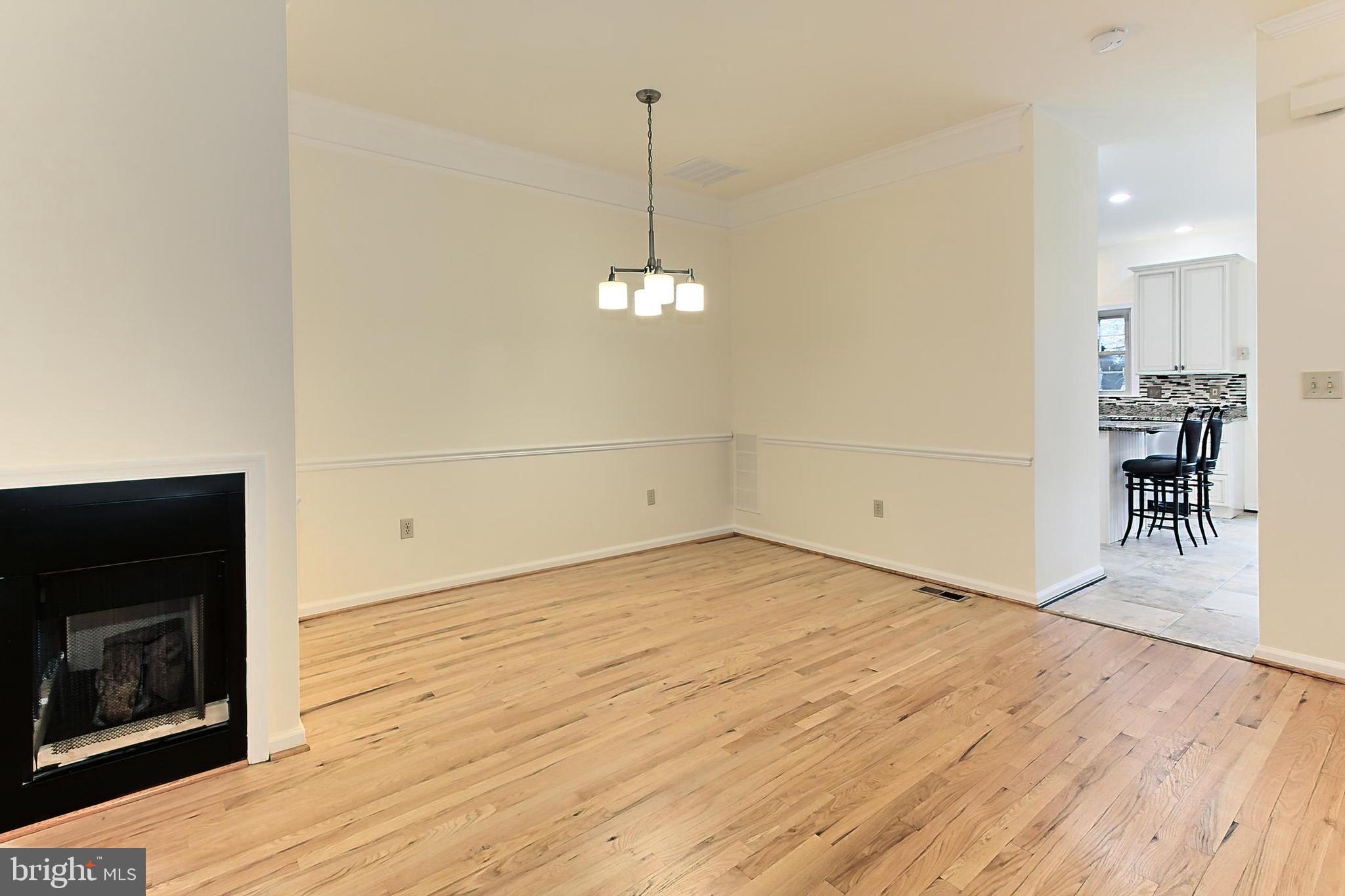 1501-D N Colonial Ter