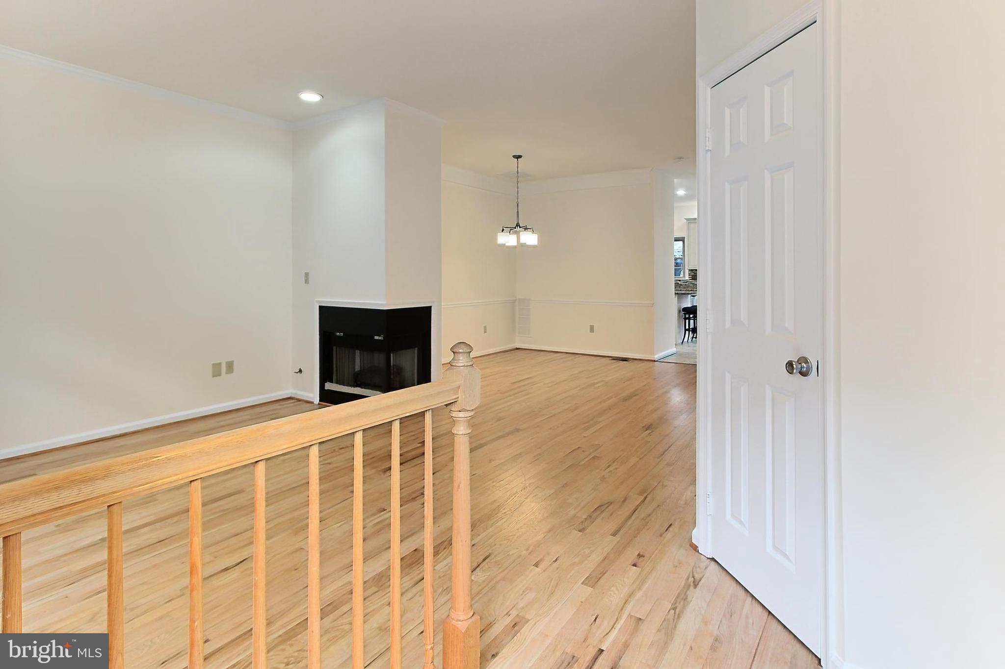 1501-D N Colonial Ter