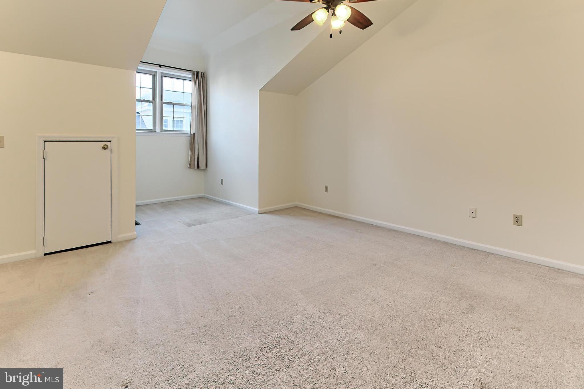 1501-D N Colonial Ter