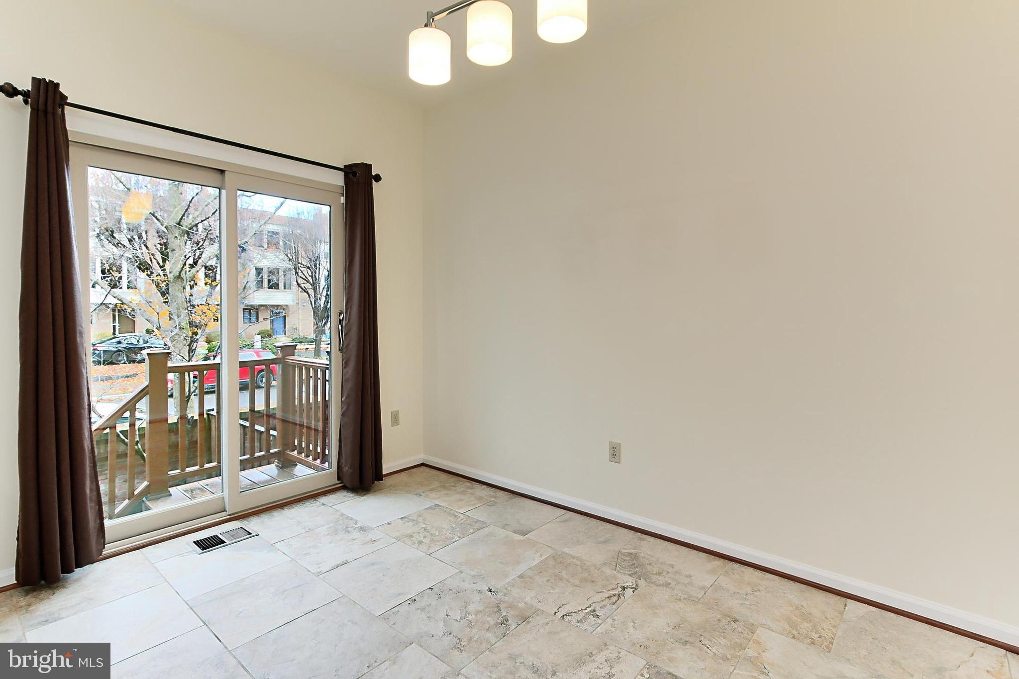 1501-D N Colonial Ter